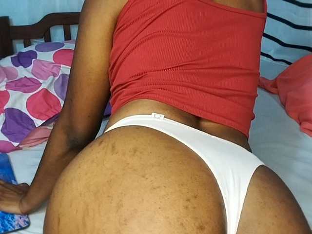 petittegoddess254 — live female cam