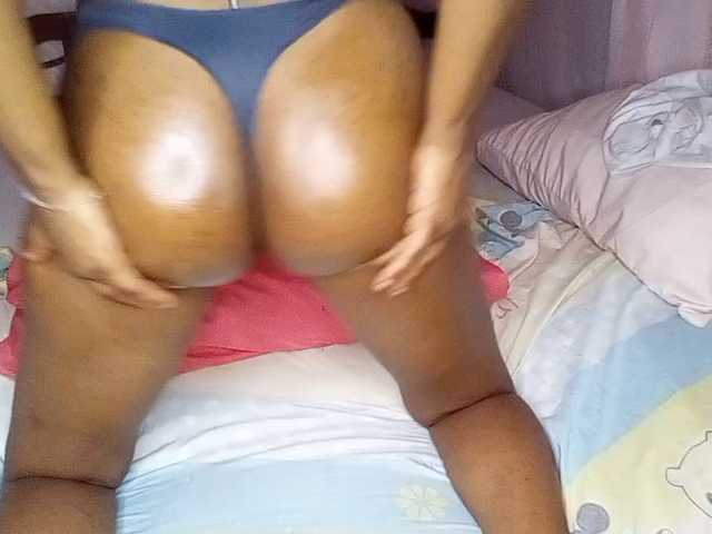 petittegoddess254 live cam on BongaCams
