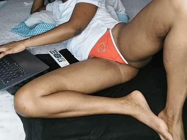 petittegoddess254 live cam on BongaCams