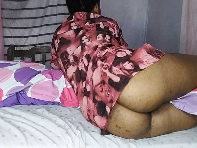 petittegoddess254 live cam on BongaCams