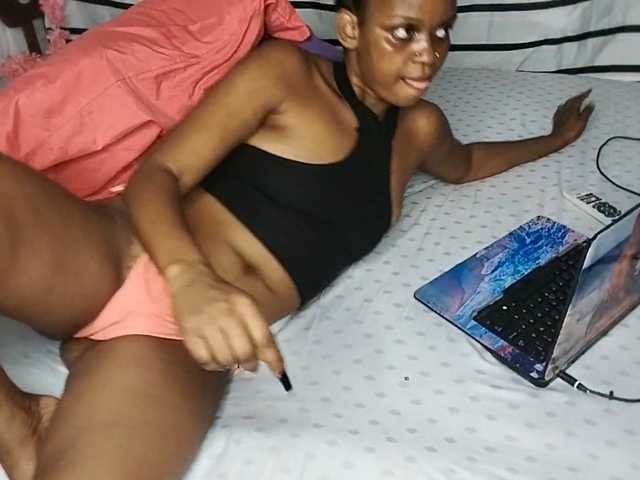 petittegoddess254 live cam preview