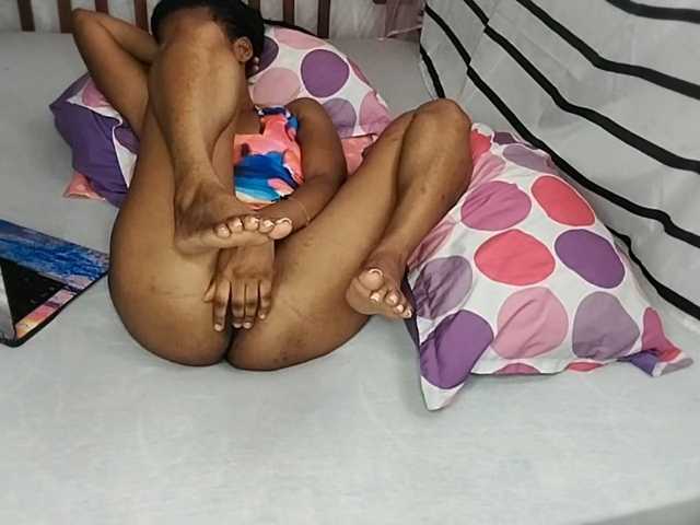 petittegoddess254 live cam on BongaCams
