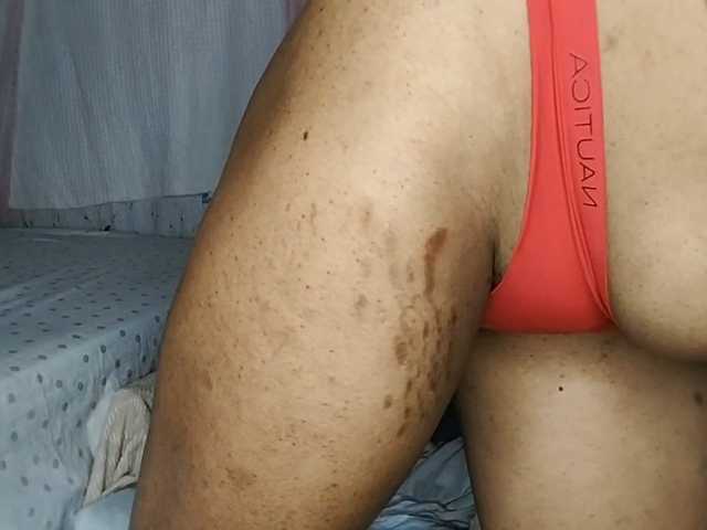 petittegoddess254 live cam on BongaCams