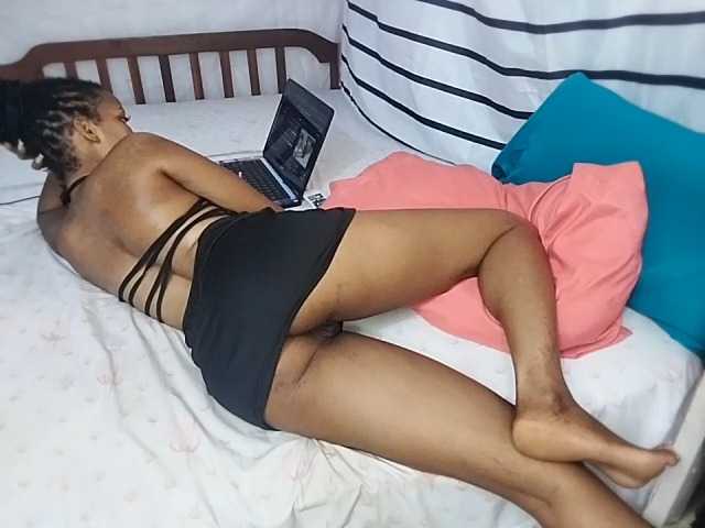 petittegoddess254 live cam preview
