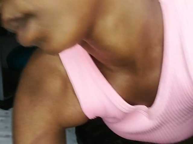 petittegoddess254 live cam on BongaCams