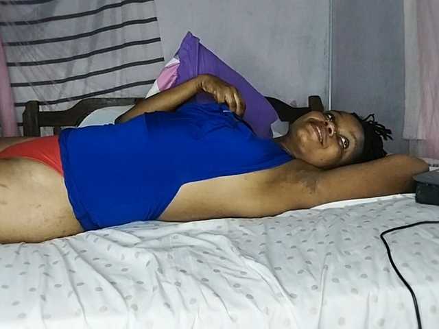 petittegoddess254 live cam on BongaCams
