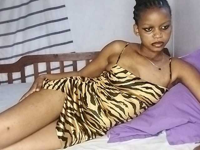 petittegoddess254 live webcam show