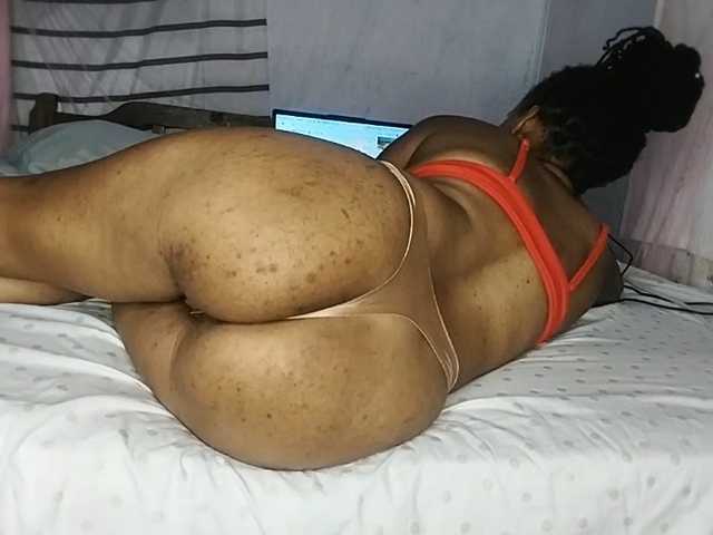 petittegoddess254 live cam on BongaCams
