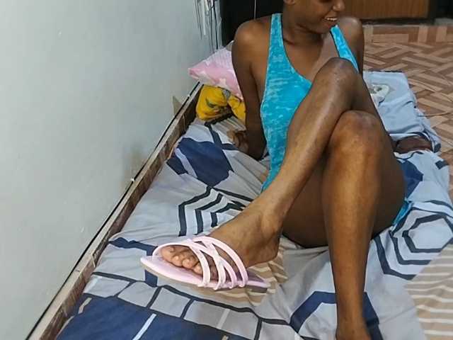 petittegoddess254 live cam on BongaCams