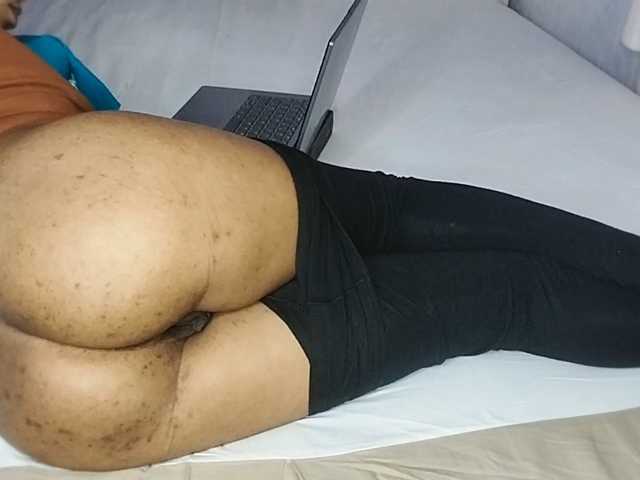 petittegoddess254 live cam on BongaCams
