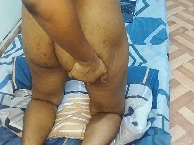 petittegoddess254 live cam on BongaCams