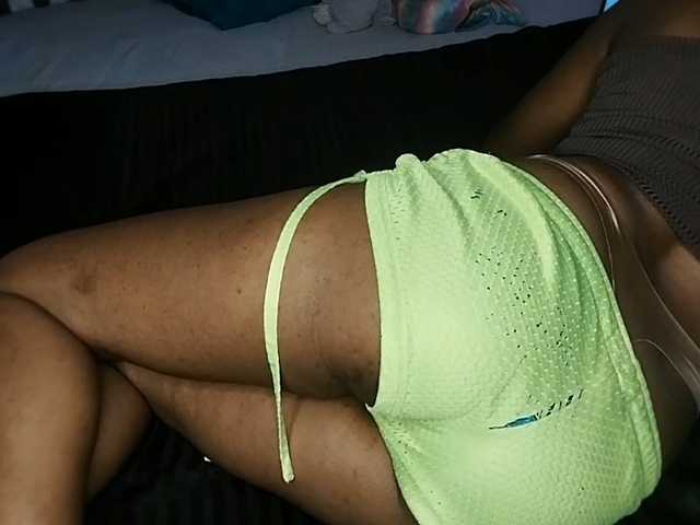 petittegoddess254 live cam on BongaCams