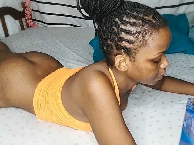 petittegoddess254 live cam on BongaCams