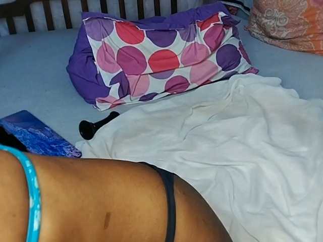 petittegoddess254 live cam on BongaCams