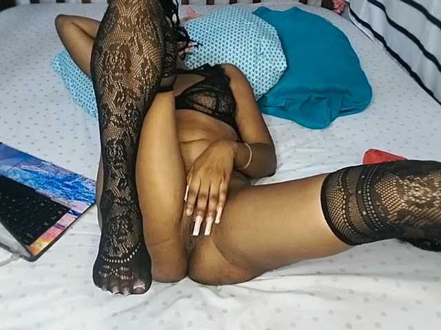 petittegoddess254 live cam on BongaCams