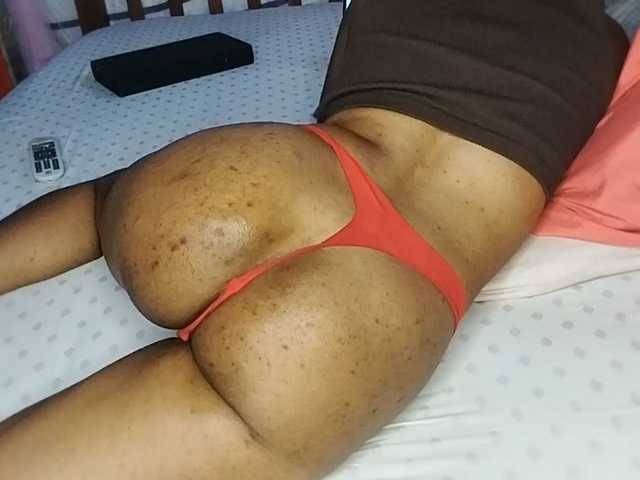 petittegoddess254 live cam on BongaCams