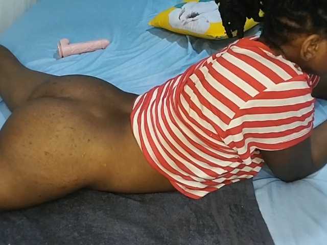 petittegoddess254 live cam on BongaCams