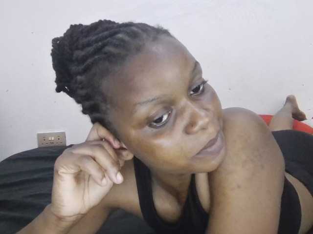 petittegoddess254 live cam on BongaCams