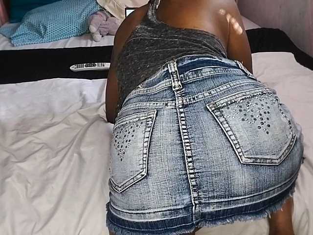 petittegoddess254 live cam on BongaCams