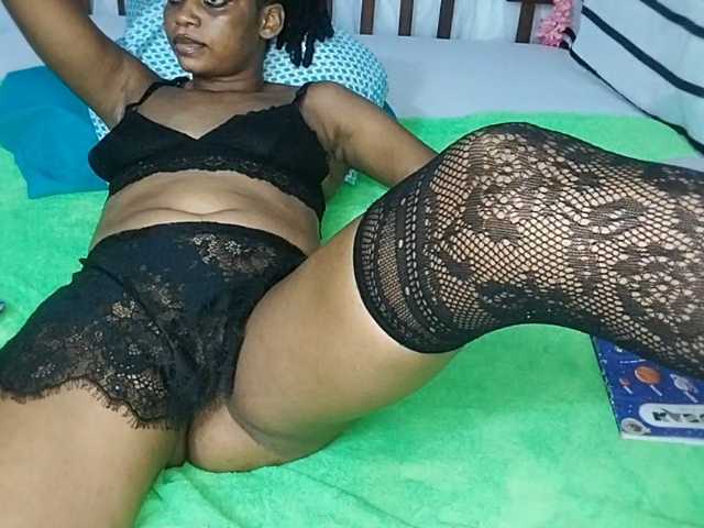 petittegoddess254 live cam on BongaCams