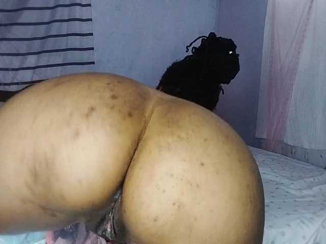 petittegoddess254 live cam on BongaCams