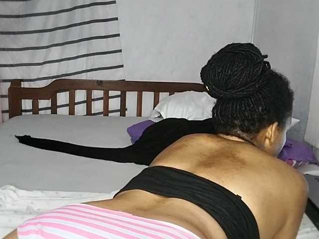 petittegoddess254 live cam on BongaCams