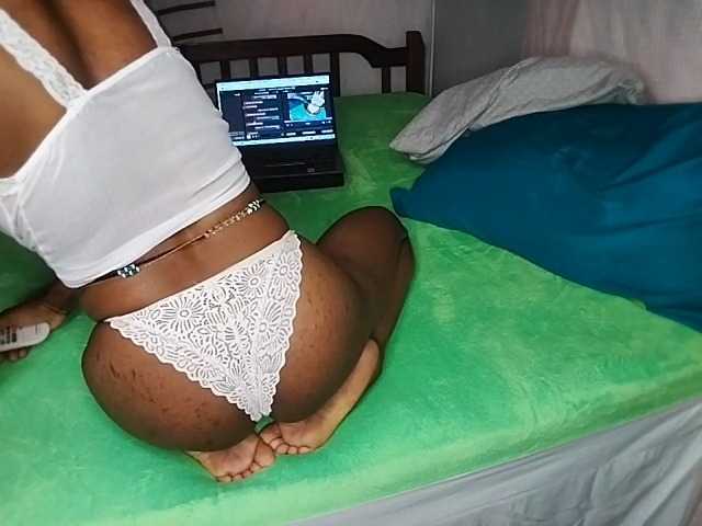 petittegoddess254 live cam on BongaCams