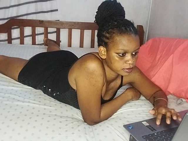 petittegoddess254 live webcam show