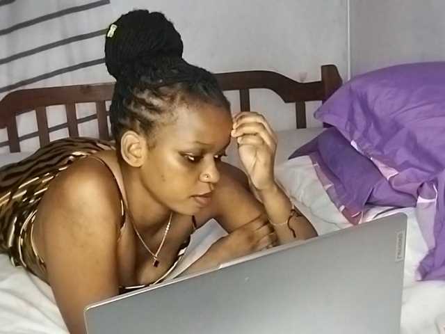 petittegoddess254 live webcam show