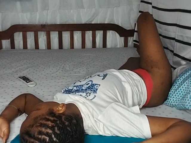 petittegoddess254 live cam on BongaCams