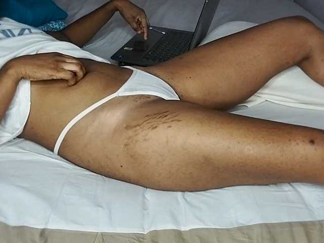 petittegoddess254 live cam on BongaCams