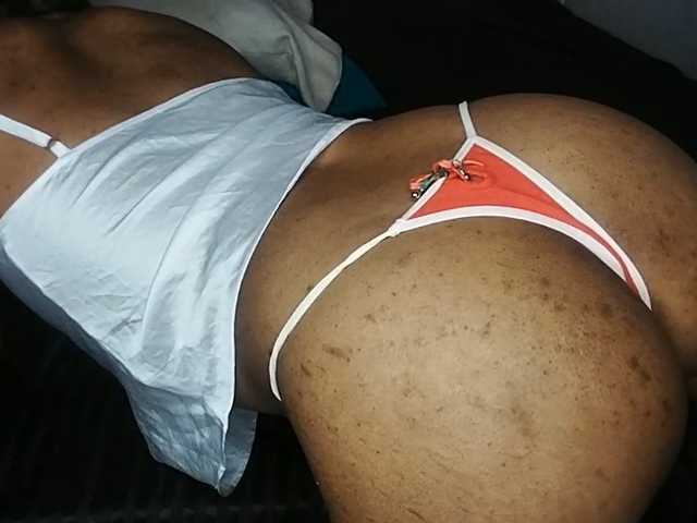 petittegoddess254 webcam bongacams model stream image