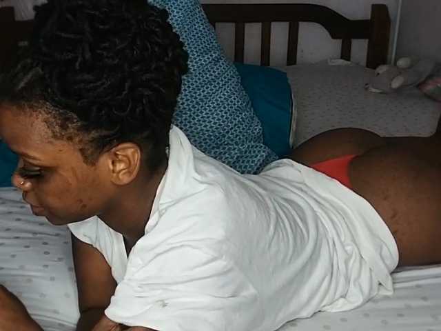 petittegoddess254 live cam on BongaCams
