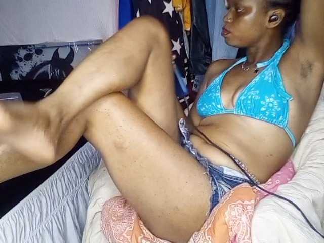 petittegoddess254 live cam on BongaCams