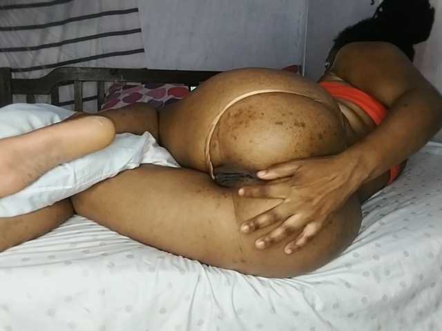 petittegoddess254 live cam on BongaCams