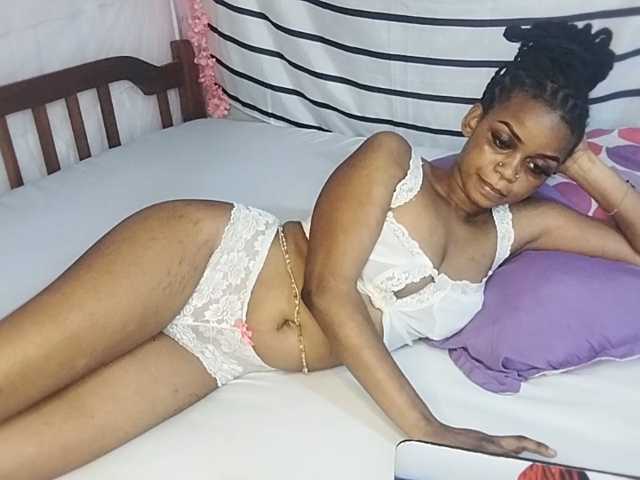 petittegoddess254 live cam on BongaCams