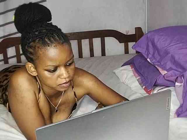 petittegoddess254 webcam
