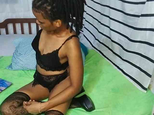 petittegoddess254 webcam