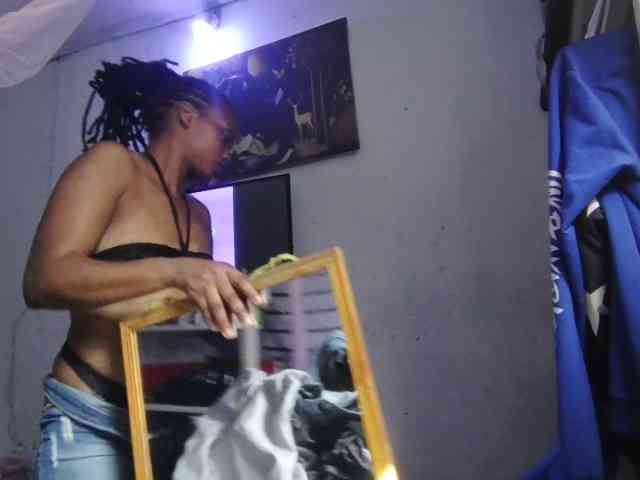 petittegoddess254 webcam