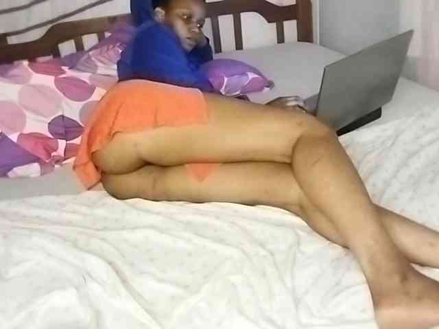 petittegoddess254 webcam