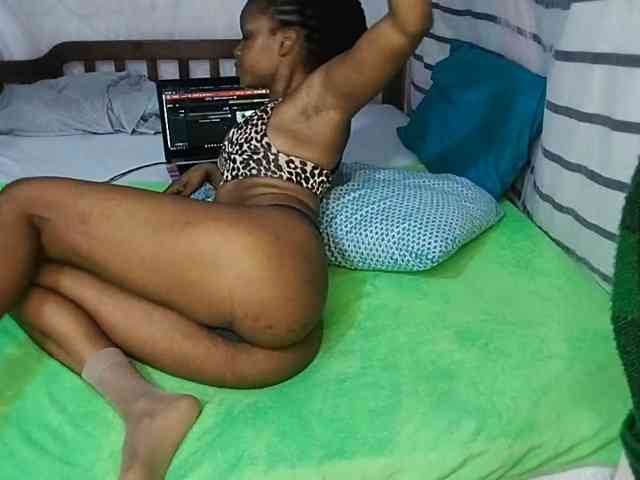 petittegoddess254 webcam
