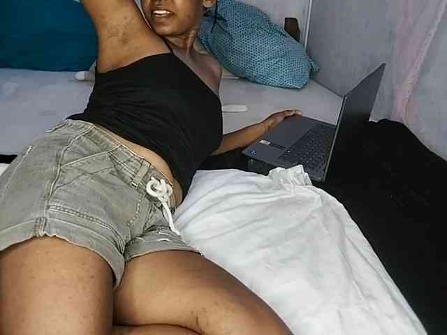 petittegoddess254 webcam