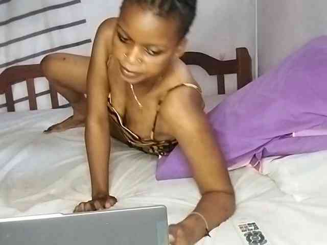 petittegoddess254 webcam
