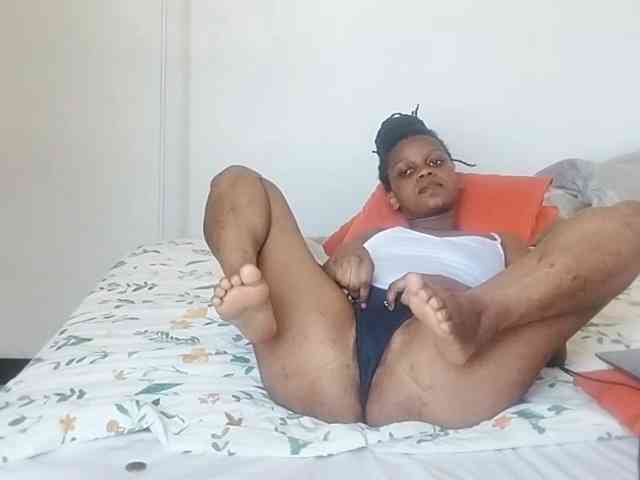 petittegoddess254 petittegoddess254