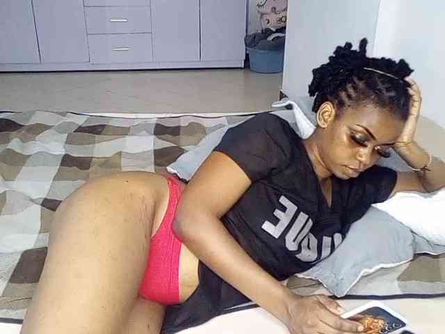 petittegoddess254 webcam