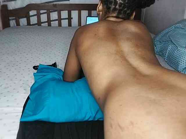 petittegoddess254 webcam
