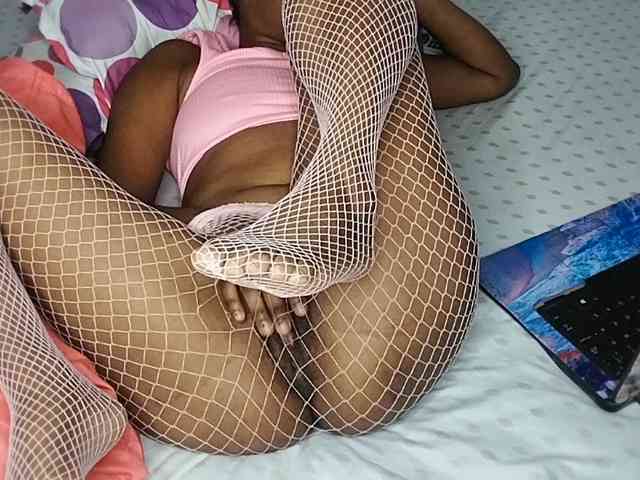 petittegoddess254 webcam