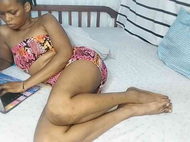 petittegoddess254 webcam