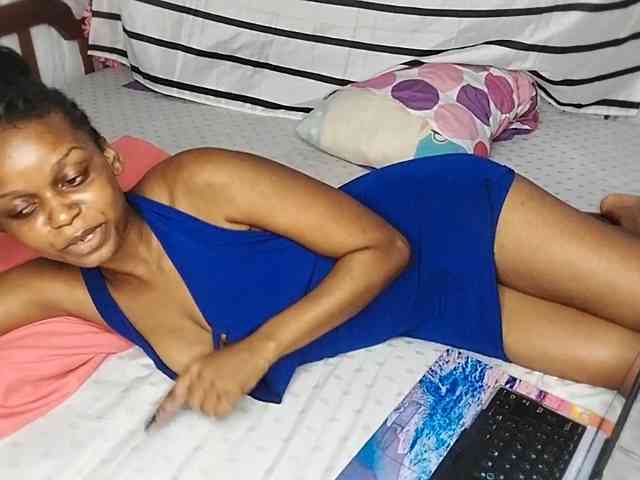 petittegoddess254 webcam