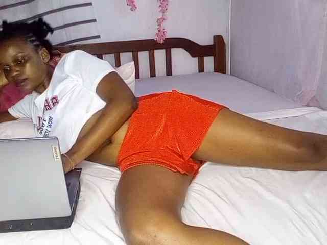 petittegoddess254 petittegoddess254